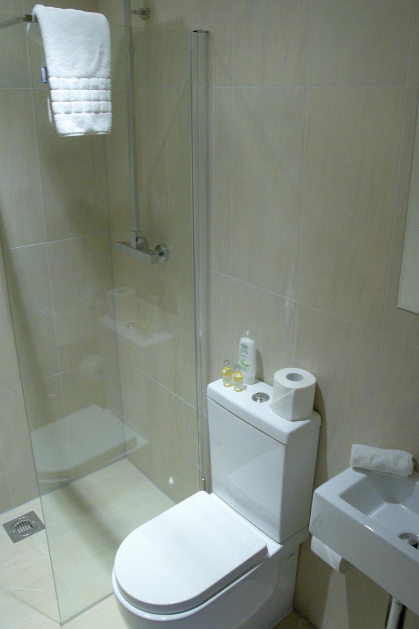 ريدهيل Accommodation Bristol Airport الغرفة الصورة