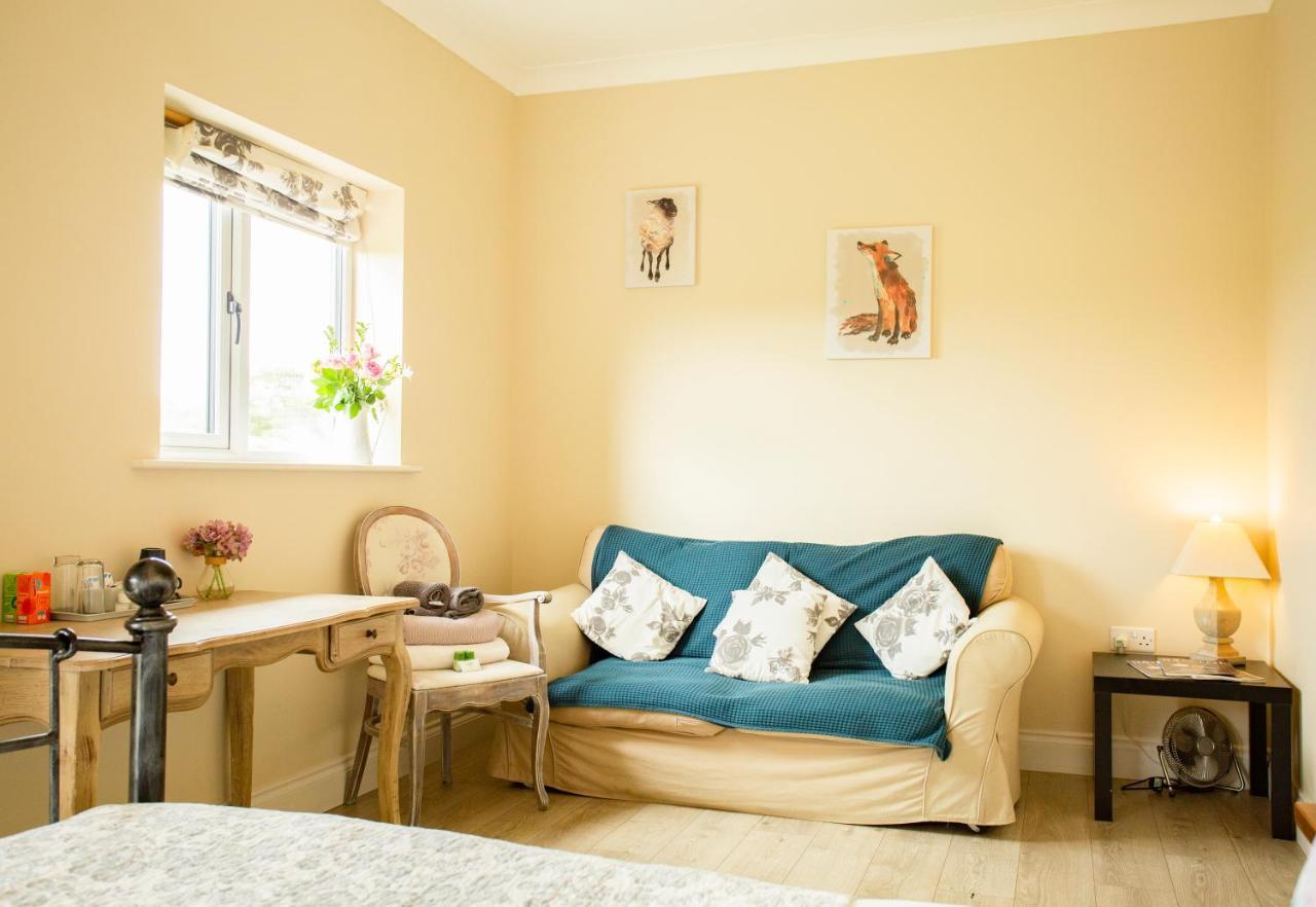 ريدهيل Accommodation Bristol Airport المظهر الخارجي الصورة