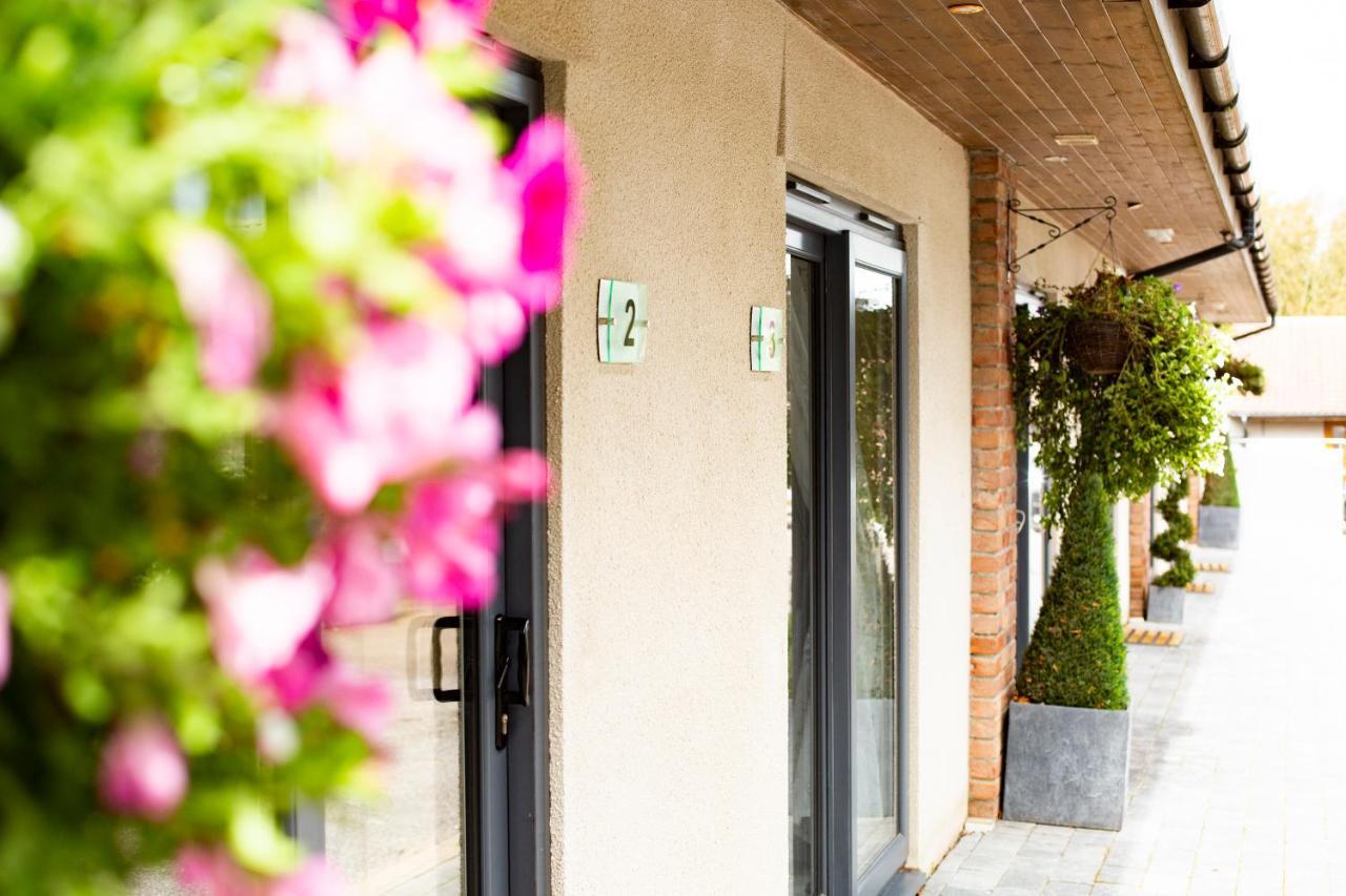 ريدهيل Accommodation Bristol Airport المظهر الخارجي الصورة