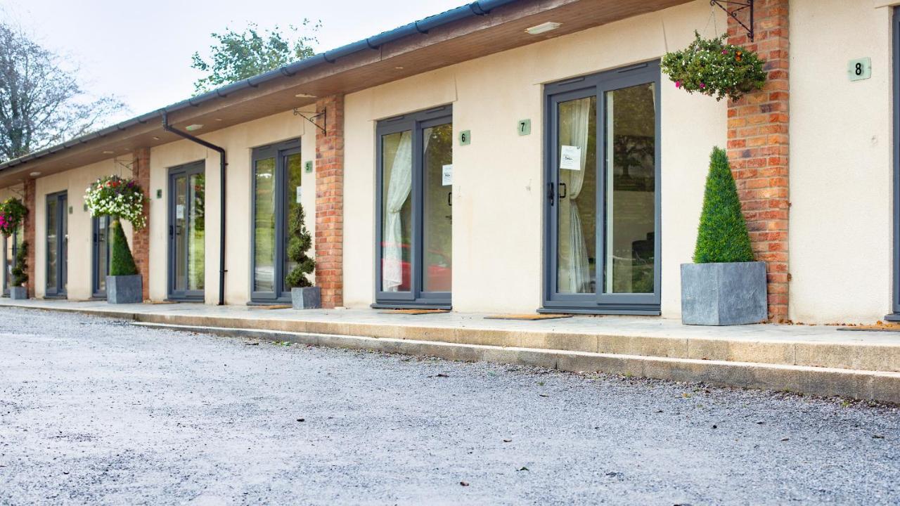 ريدهيل Accommodation Bristol Airport المظهر الخارجي الصورة