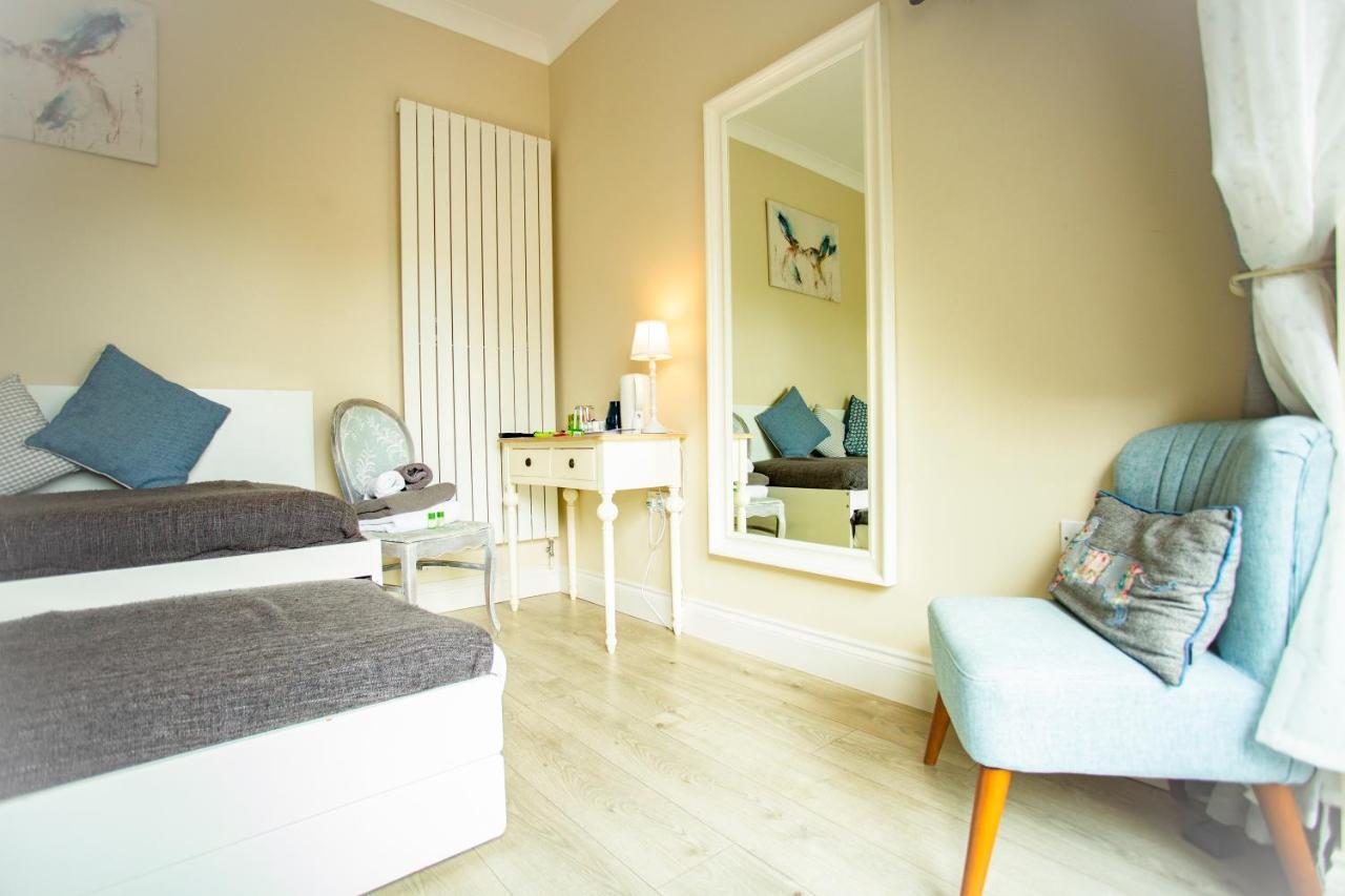 ريدهيل Accommodation Bristol Airport المظهر الخارجي الصورة